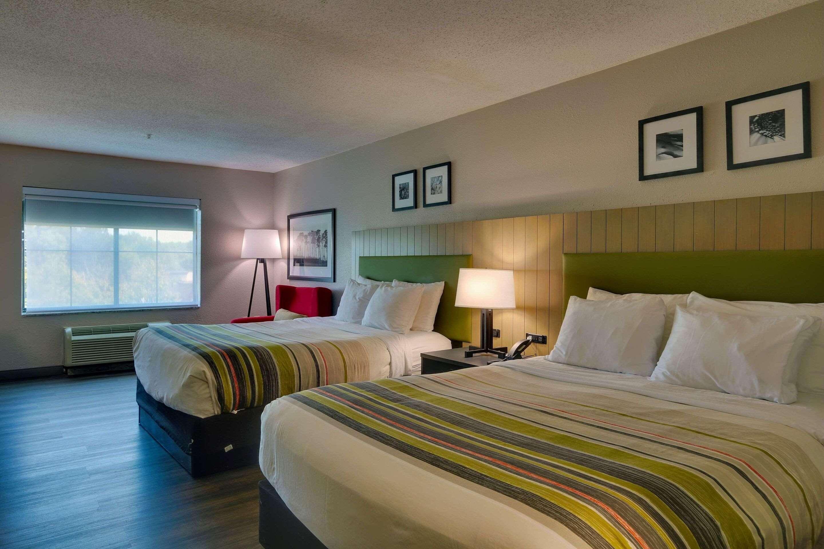 SUITE, 2 QUEEN BEDS