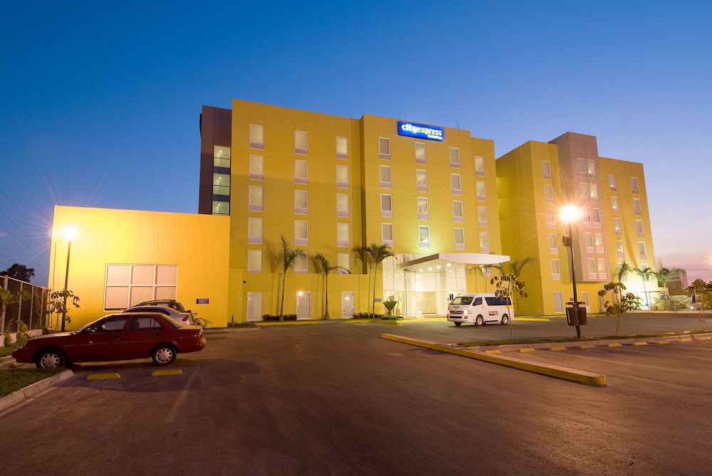 City Express by Marriott Lazaro Cardenas 2/52
