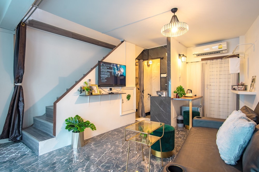 Isara Boutique Hotel and Cafe 51/66