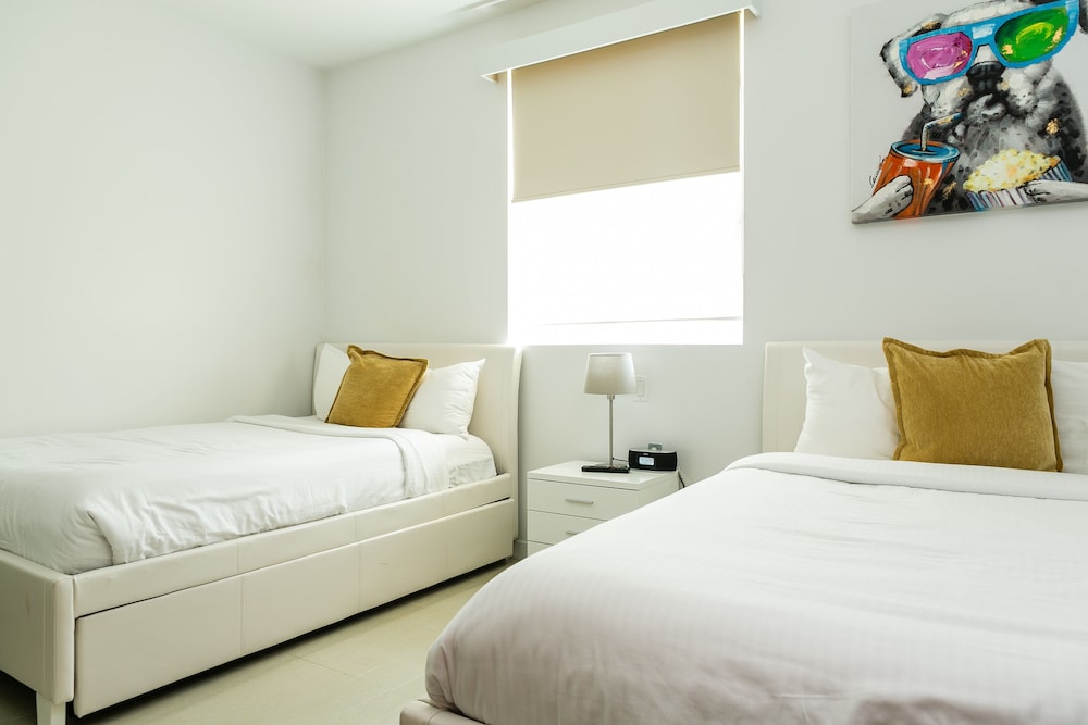 Blue Residences Aruba 24/83