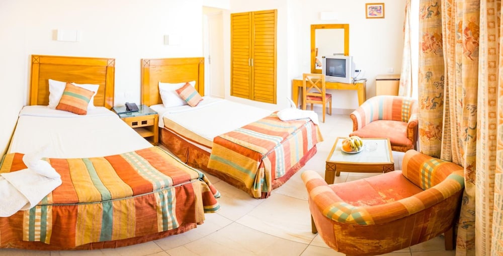 Hapi Hotel 28/68