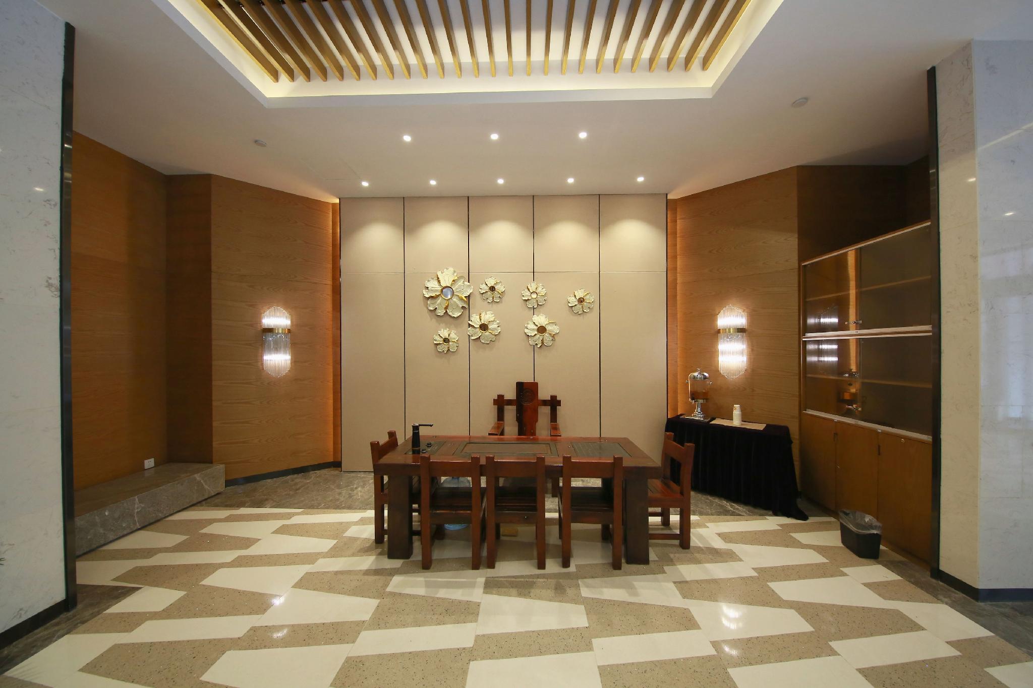 Metropolo Jinjiang Hotels (Haikou Wuzhishan Road, Riyue Duty-free Plaza) 12/52