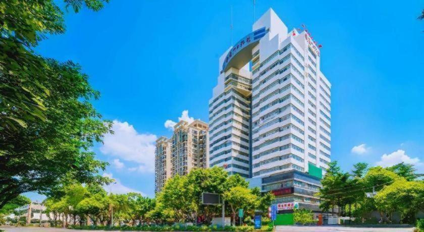 Vienna Hotel (Xiamen Airport, Jiangtou Metro Station) 42/51