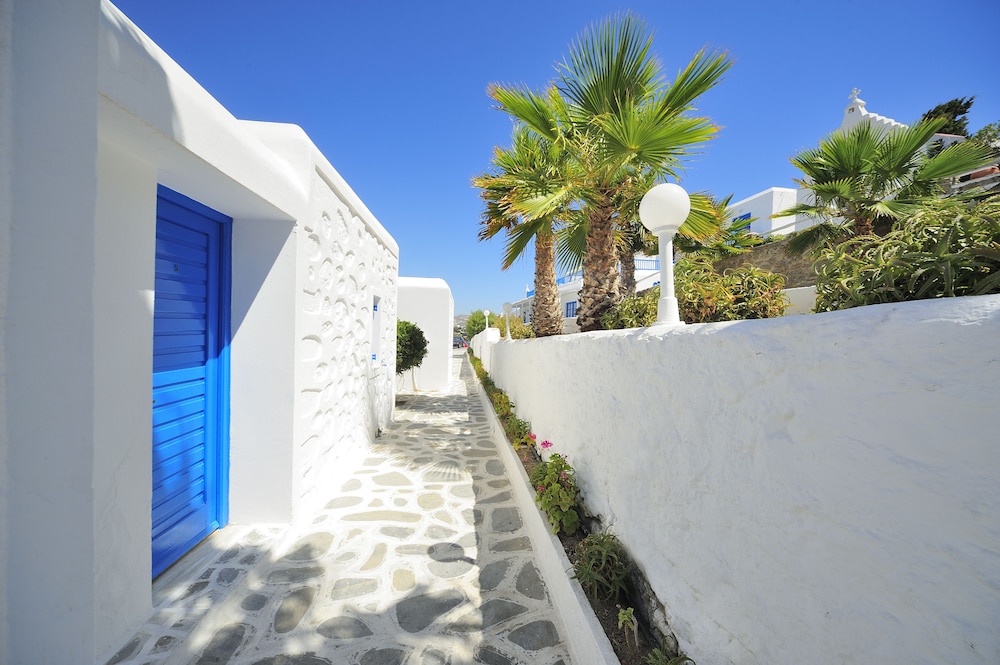 Mykonos Beach Hotel 62/65