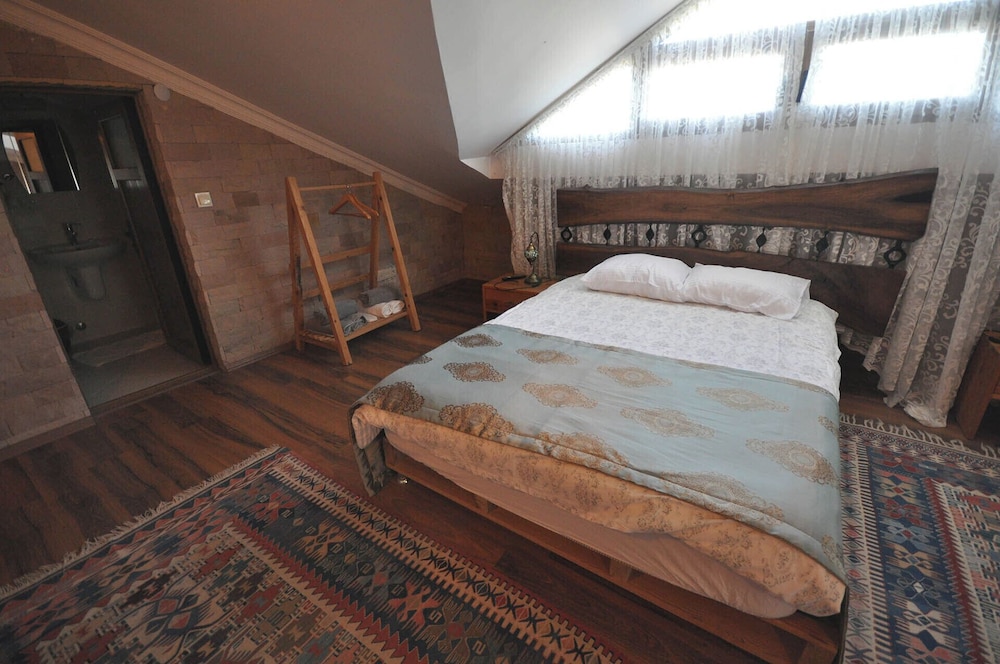 Superior, Queen Bed