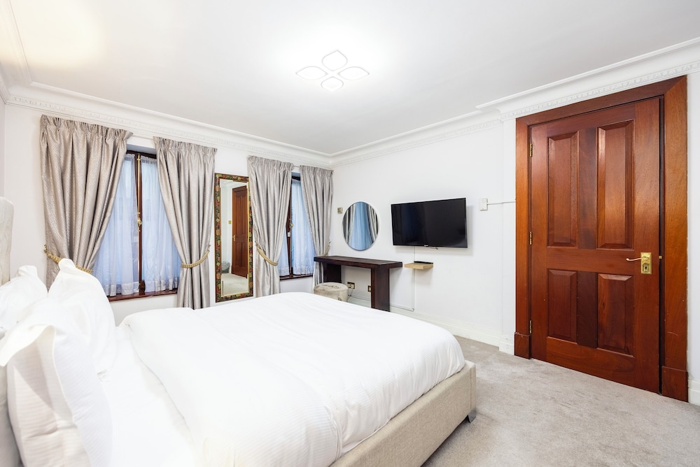 Carlton Court 9/50