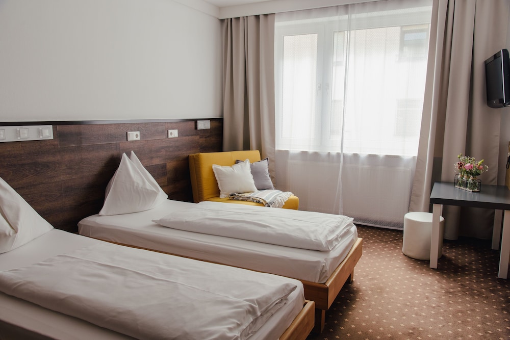 Hotel Drei Kreuz 6/34