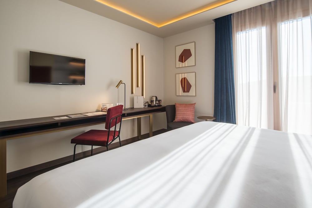 PREMIUM, SINGLE, DOUBLE BED, CITY VIEW