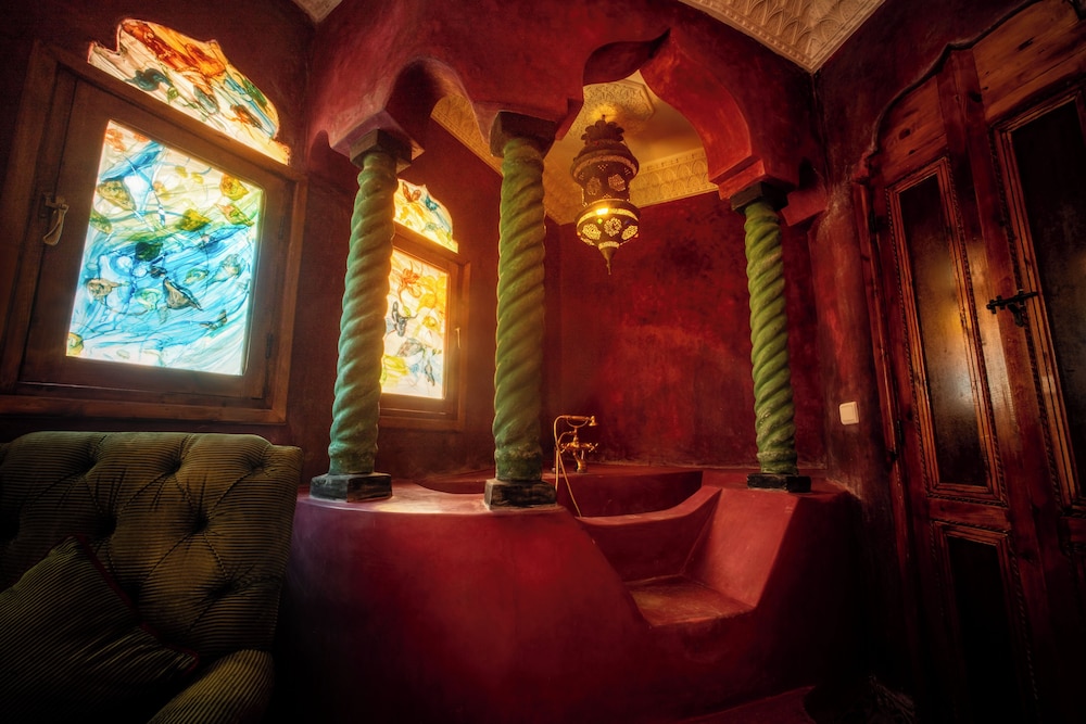 Riad Oulaya 33/50