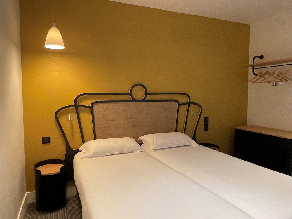 HOTEL DE SUEZ 30/59