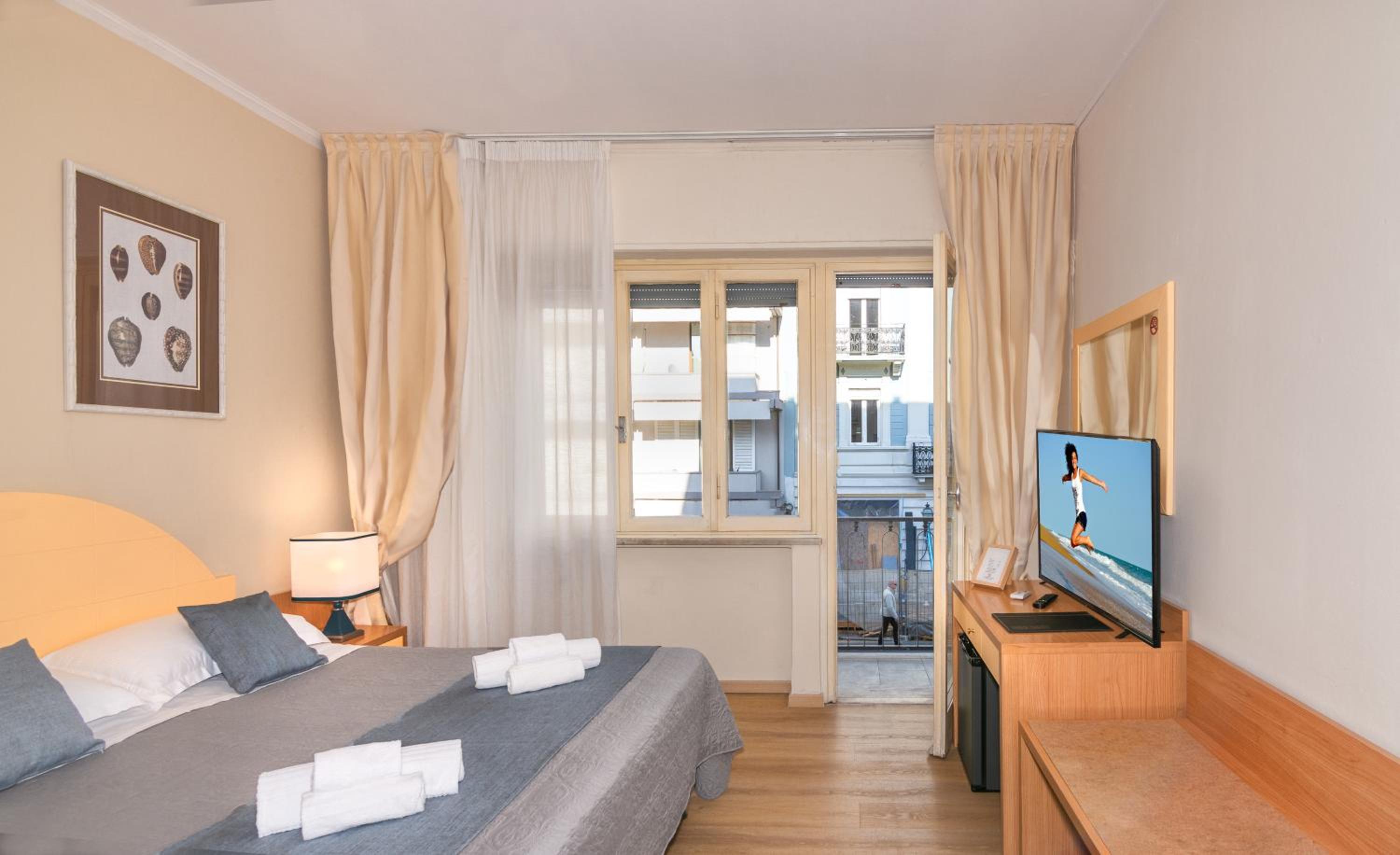 Room, Double Bed, Accessible