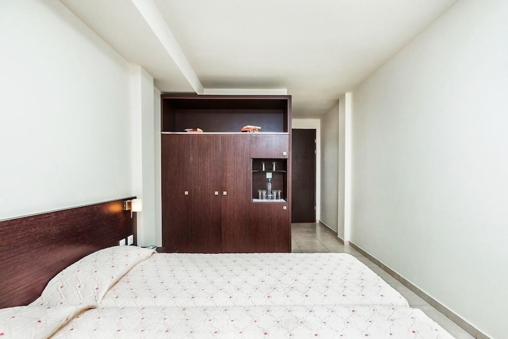 Elinotel Polis 10/50