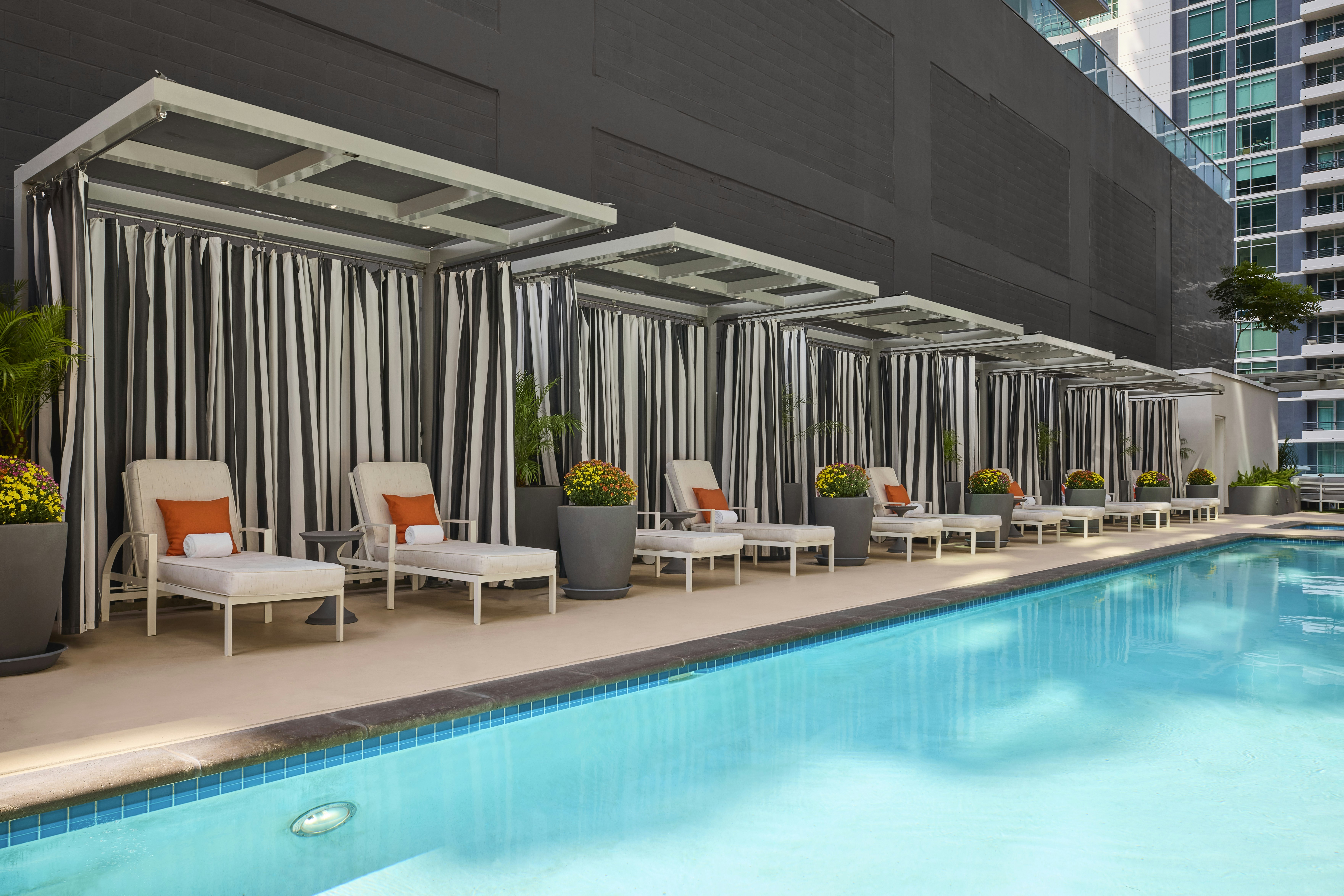 Carte Hotel San Diego Downtown Curio Collection By Hilton 14/87