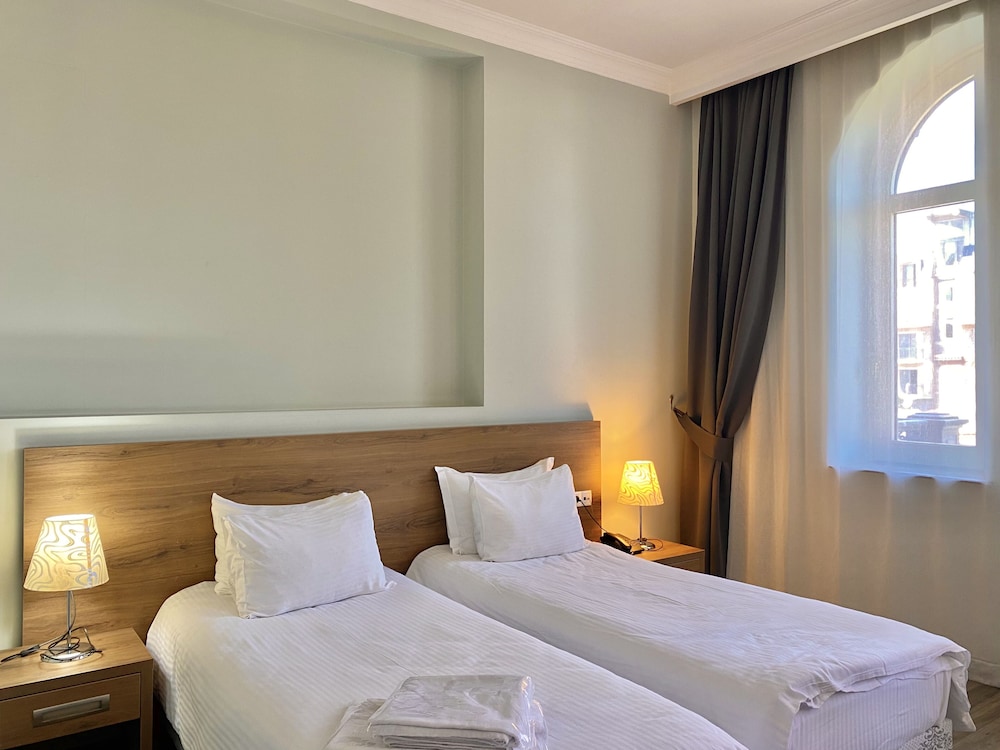 Hotel O. Galogre 18/64