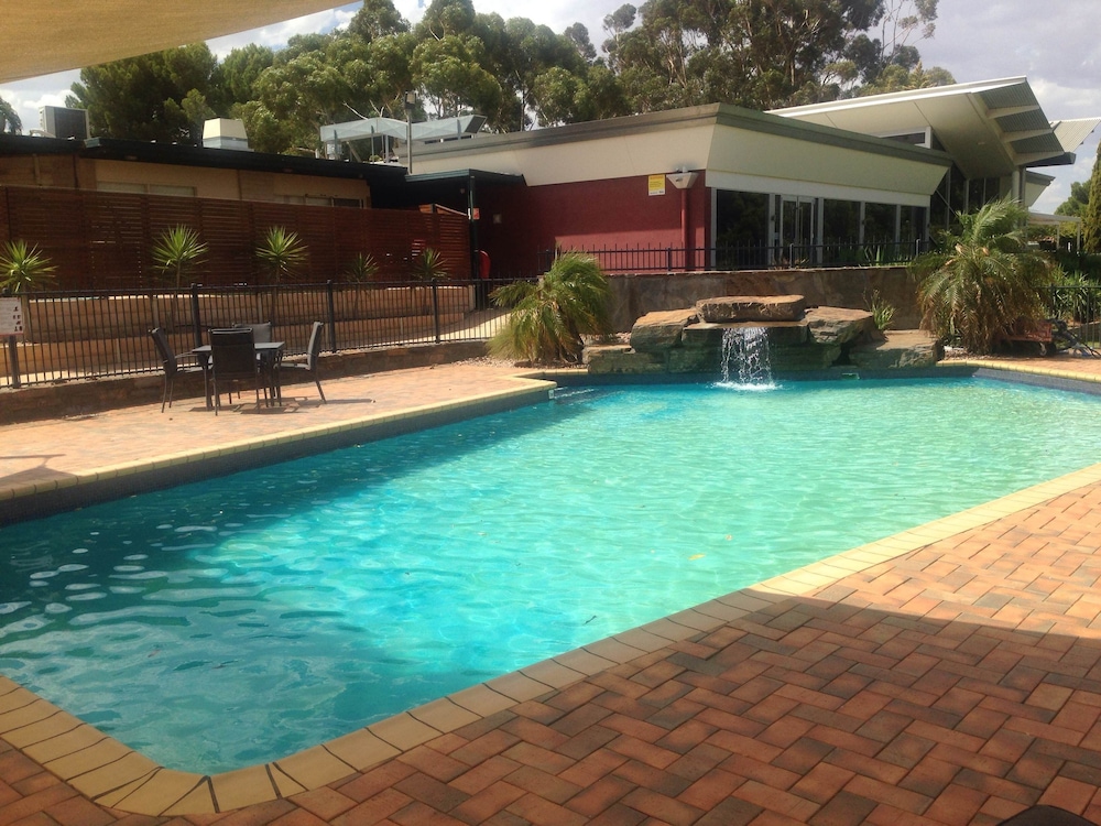 Renmark Country Club 3/48