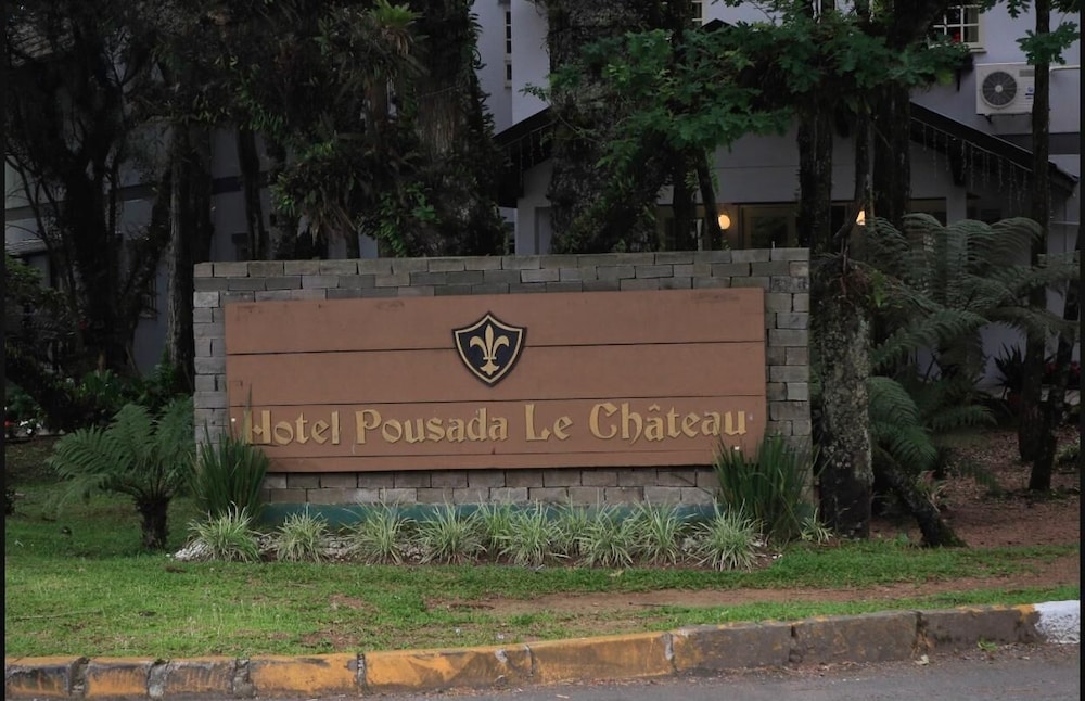 Tri Hotel Le Chateau 1/22