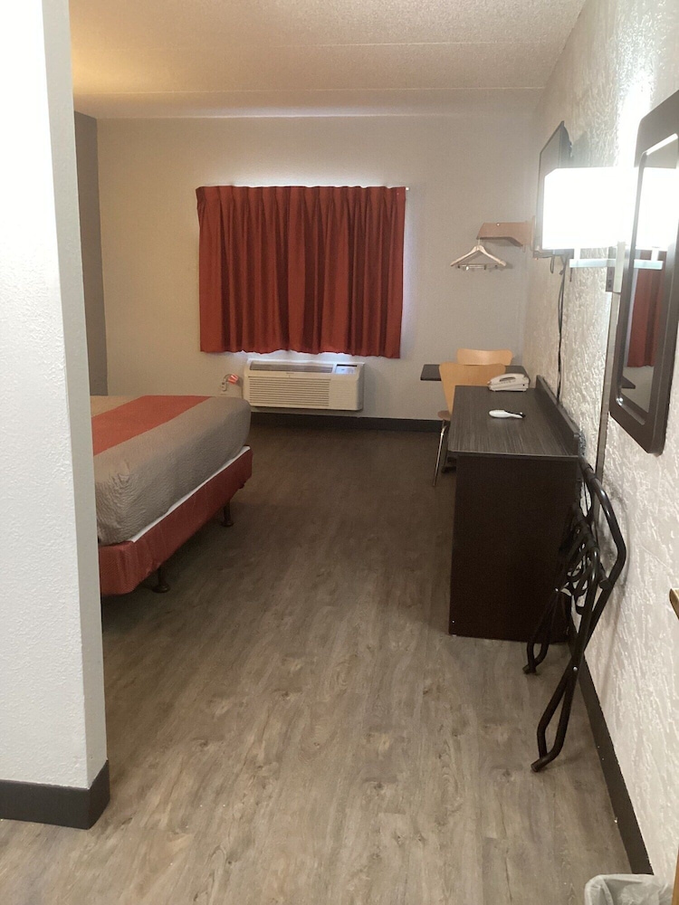Motel6 Bridgeview, IL 43/64