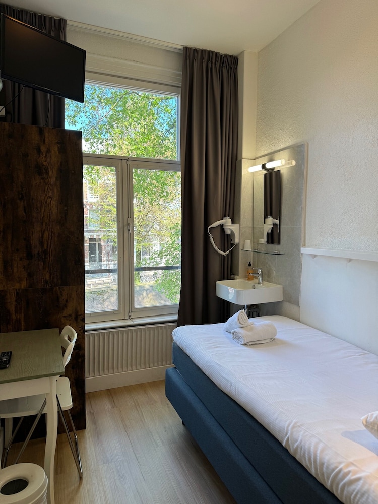 ROOM, SINGLE, SINGLE BED
