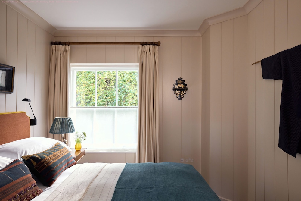 Cozy, Double Bed, Garden View