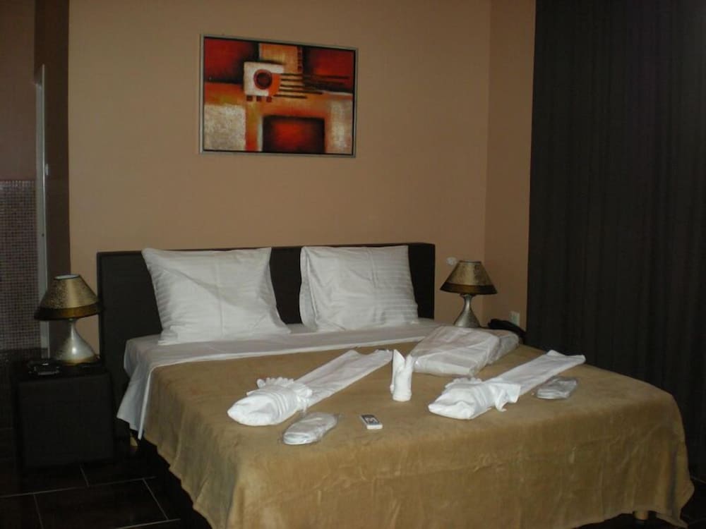 Sheva Hotel 4/28