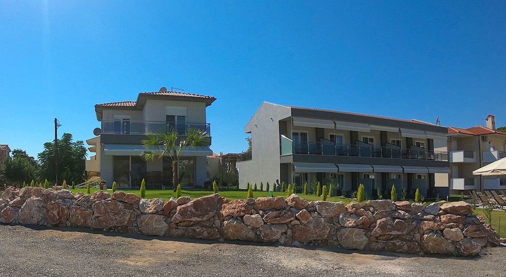 Finikas Garden Beach Resort Nikiti 3/50
