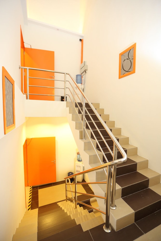 1 Hotel Taman Connaught 47/58