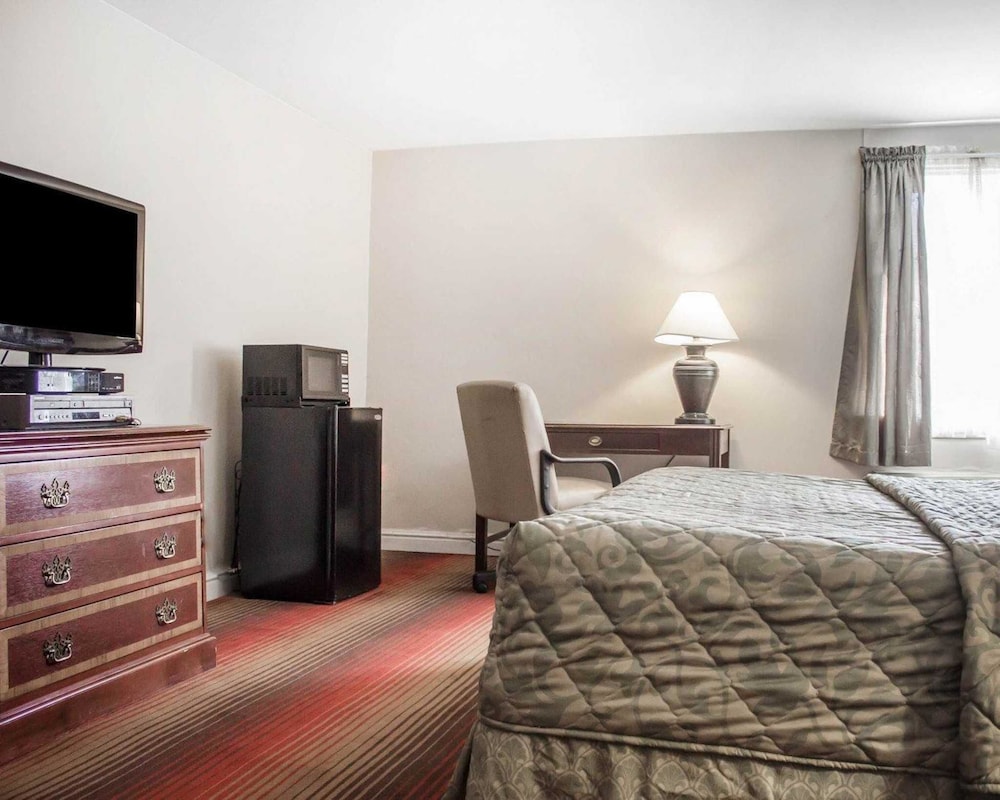 Rodeway Inn Huntington Station - Melville 13/40