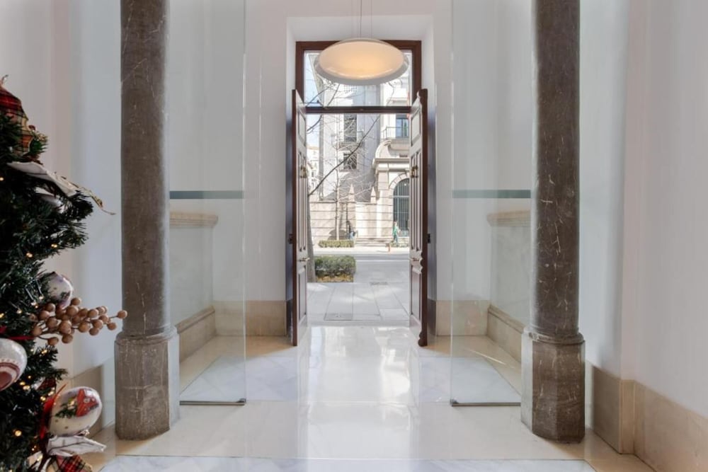 Habitat Suites Gran Via 17 2/65