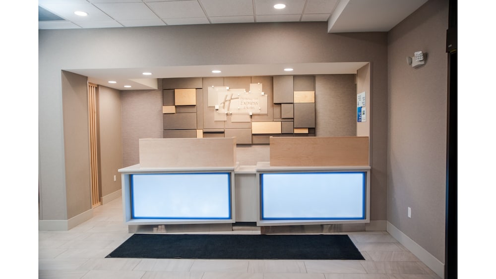 Holiday Inn Express Hotel Suites Norfolk 10/48