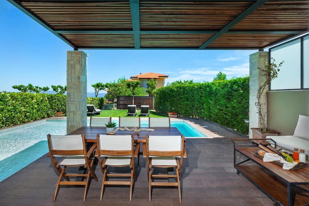 Sunny Villas And Spa 47/50
