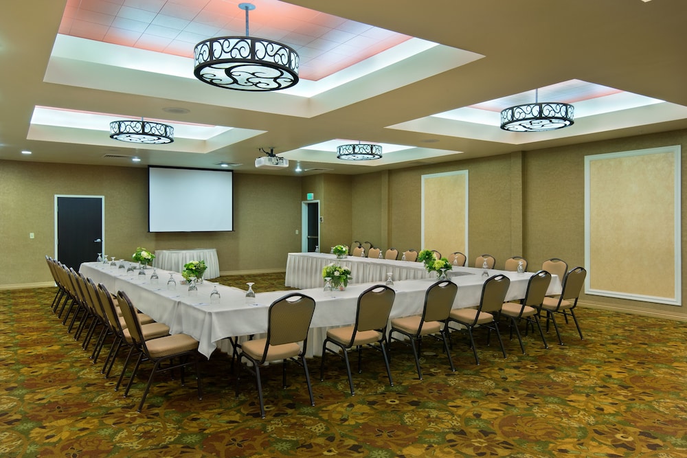 Oxford Suites Boise 34/39