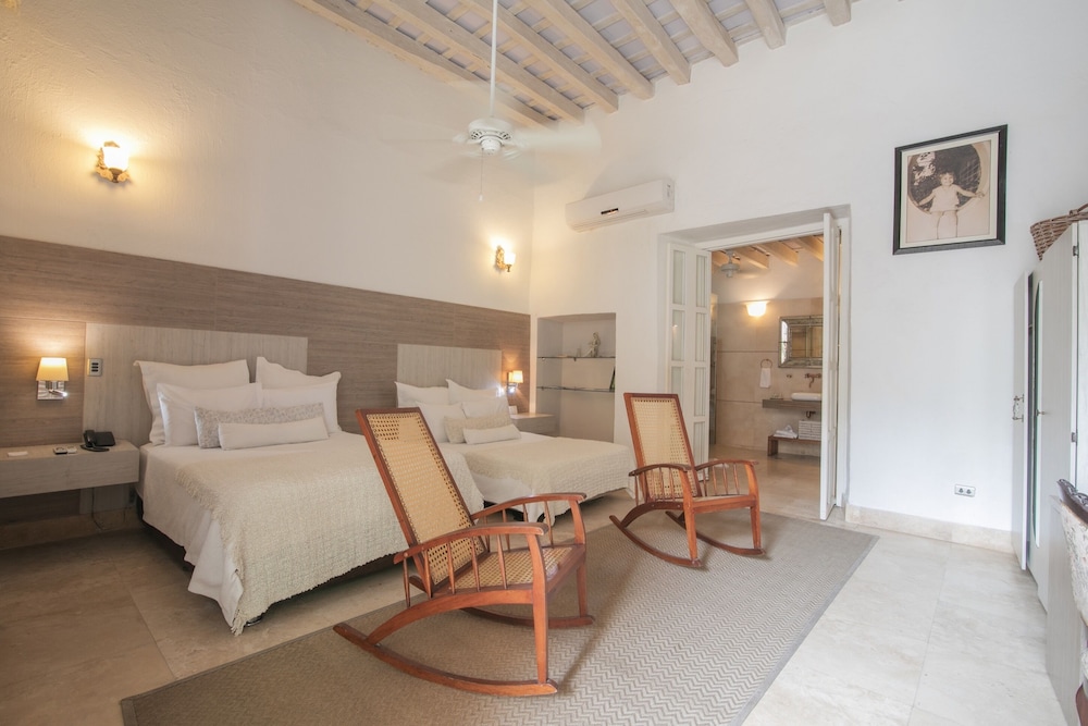 HOTEL BOUTIQUE DON PEPE 37/72