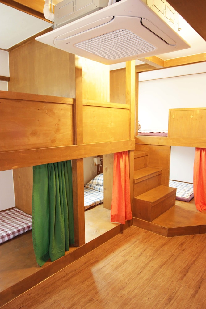 Urban Art Stay - Hostel 31/42