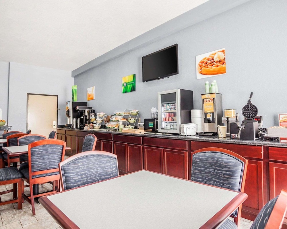 Quality Inn & Suites Altoona - Des Moines 27/33