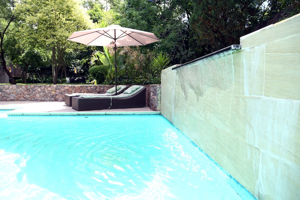 Sandton Lodge Rivonia 20/59