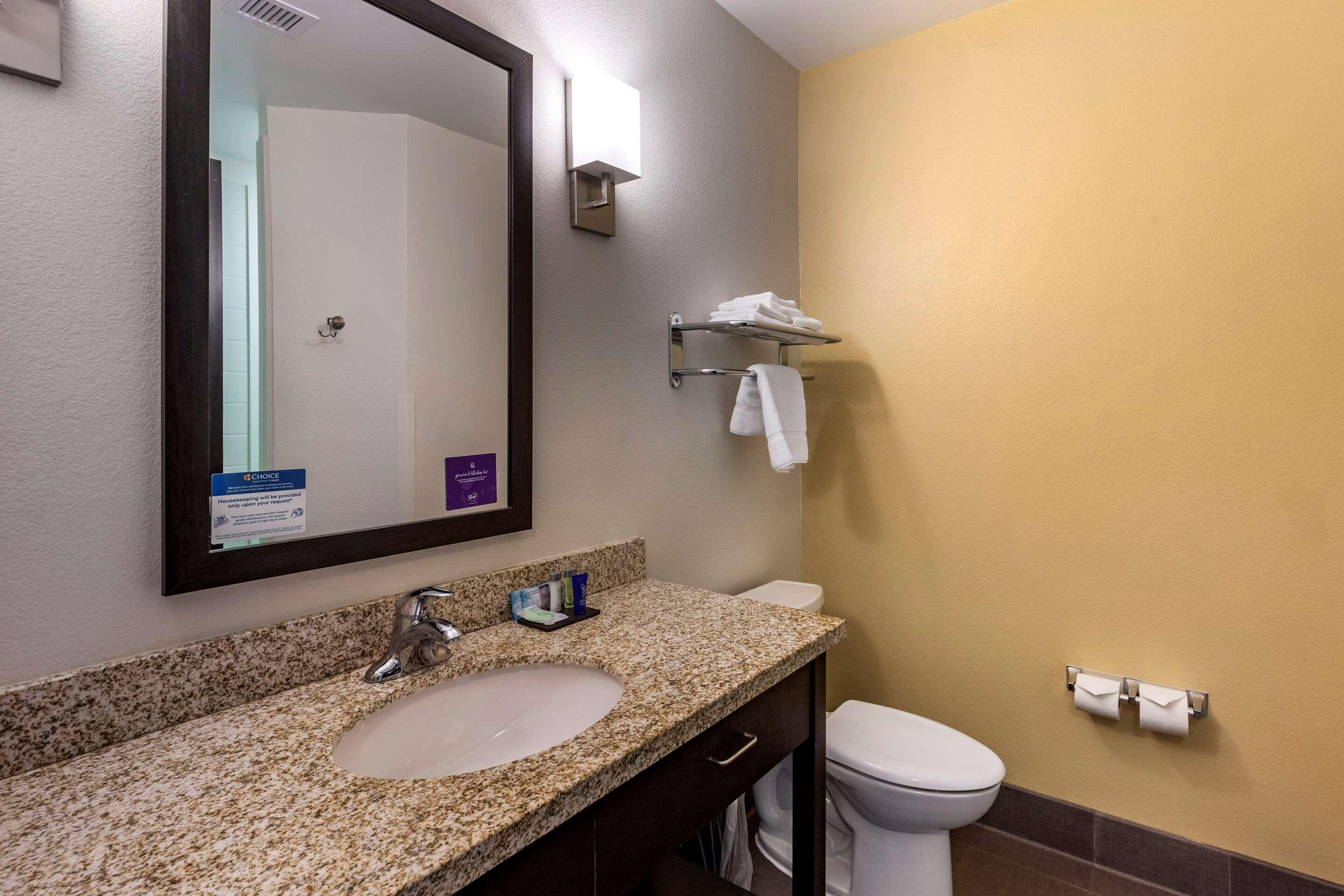 Suite, King Bed, Sleep Inn & Suites Miles City I-94 8/9