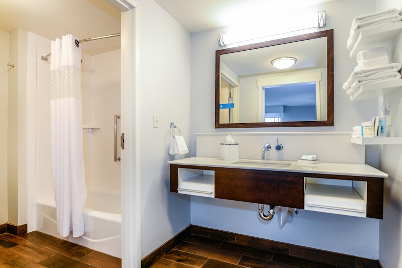 Hampton Inn Brighton Mi 58/60