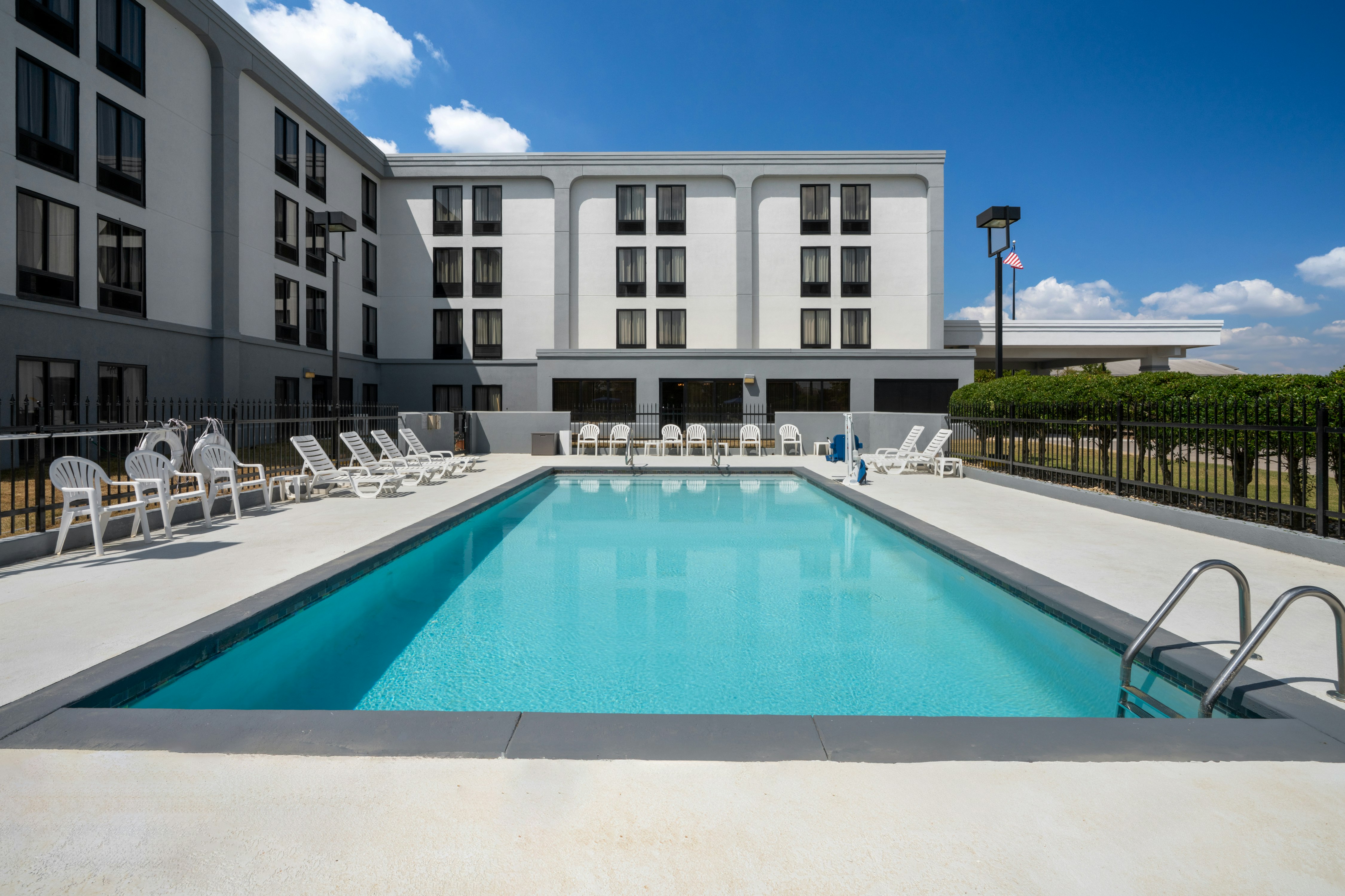 Spark by Hilton Decatur 27/28