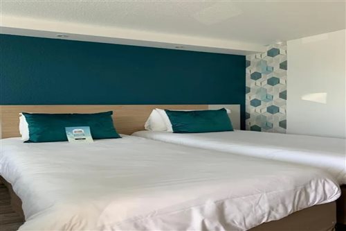 Room, Twin Beds