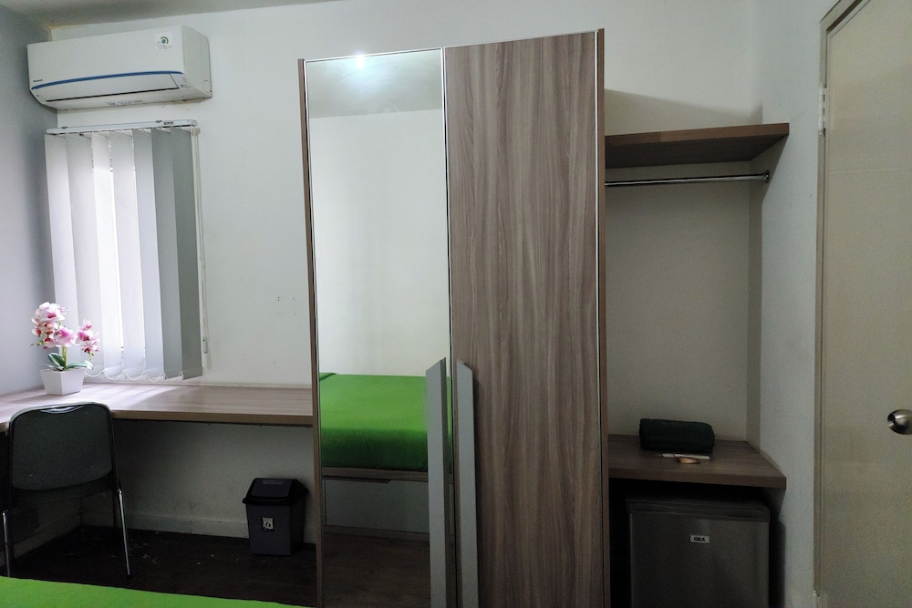 Barata Hotel Near Bandara Soekarno Hatta 18/32