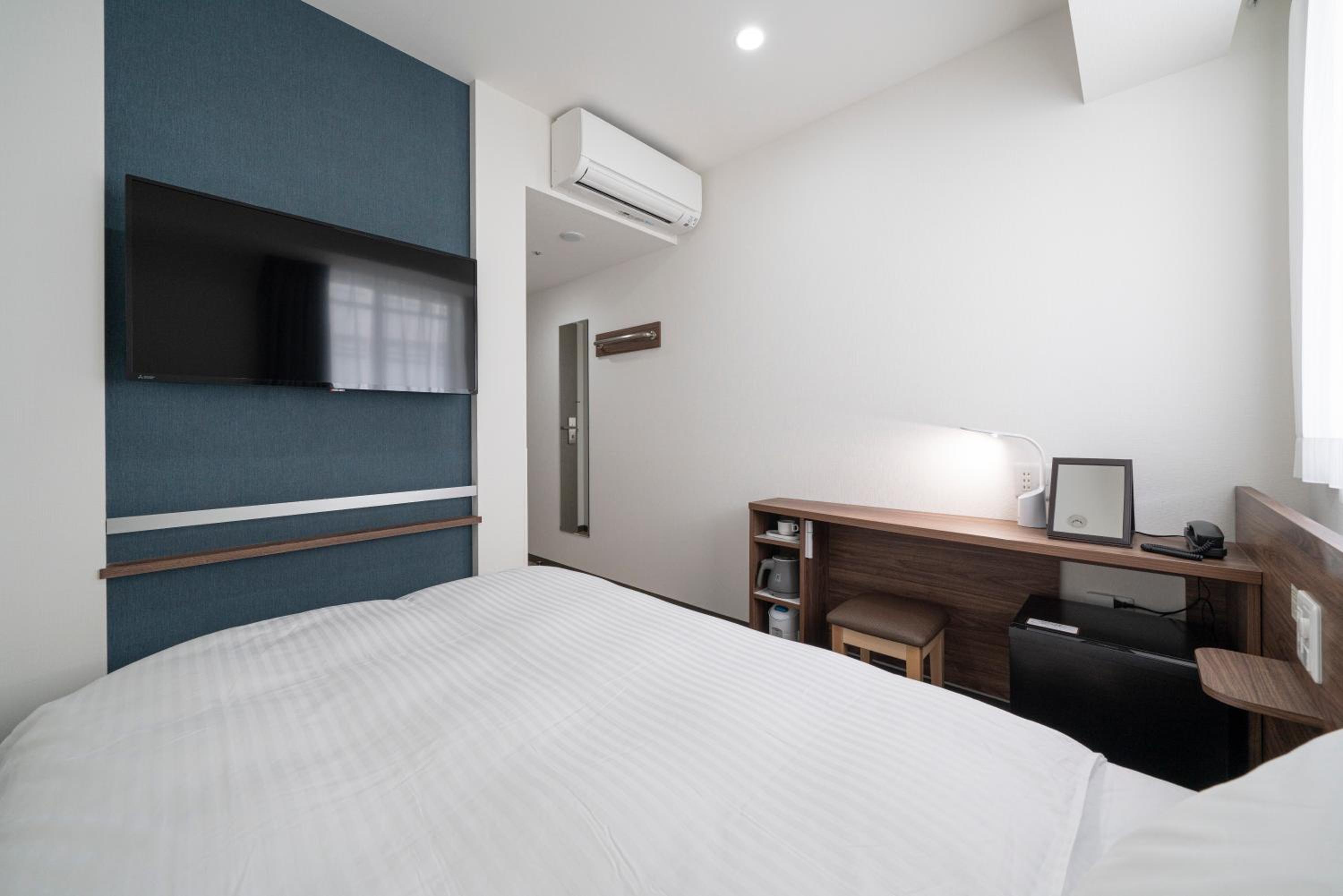 Semi Room, Semi Double Bed, Small, Smoking