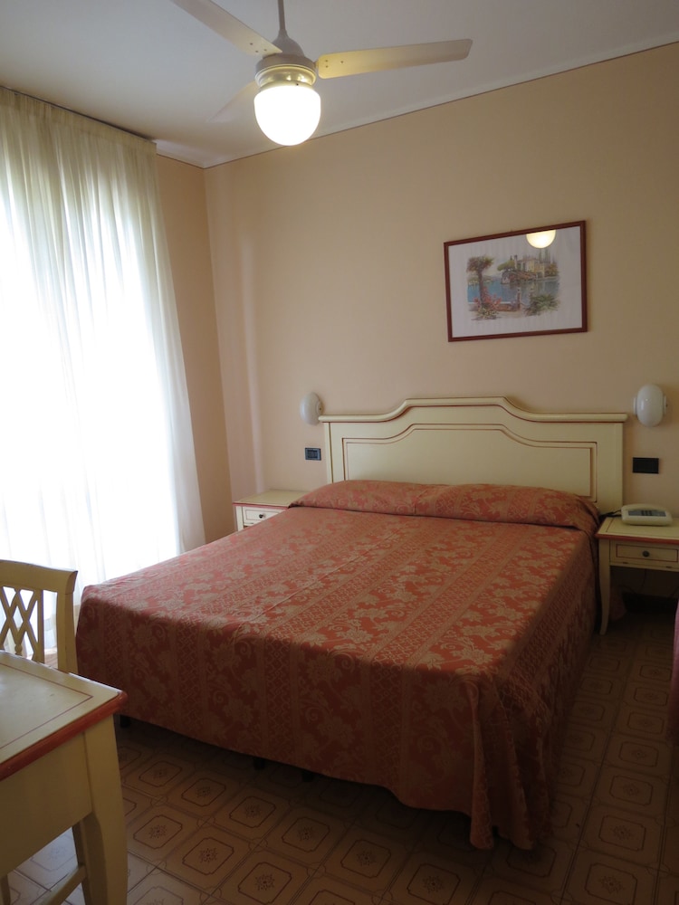CLASSIC, DOUBLE BED