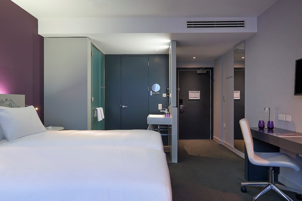 INNSIDE, TWIN BEDS