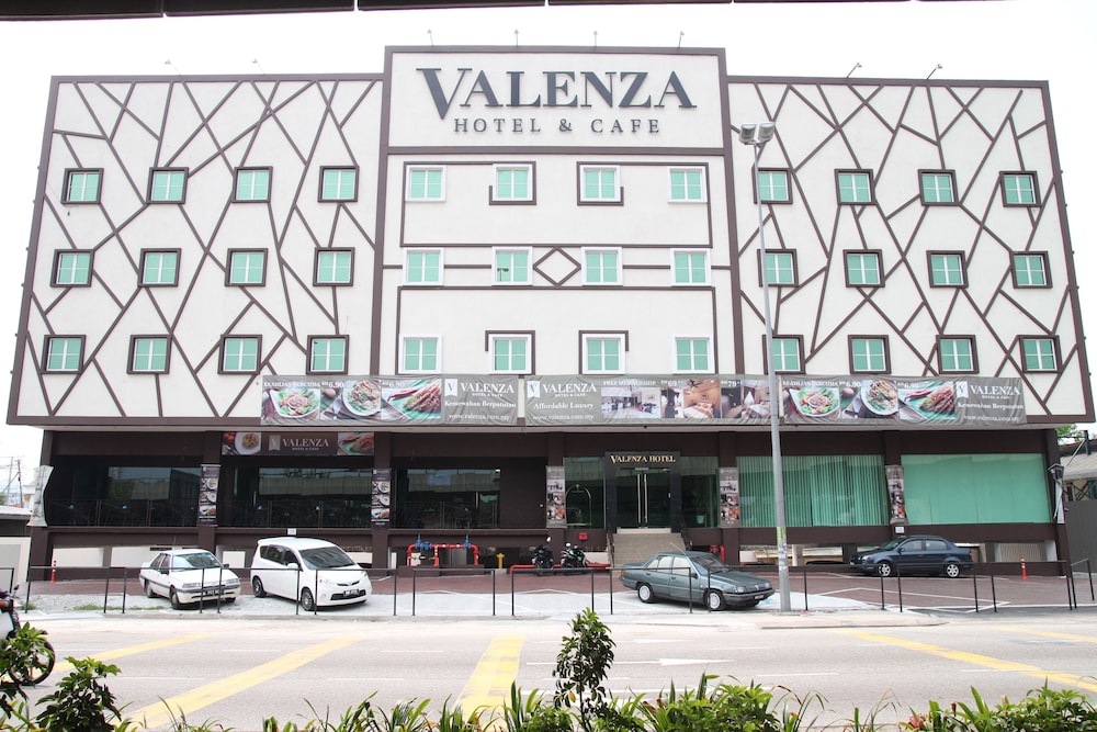 Valenza Hotel Cafe 3/22