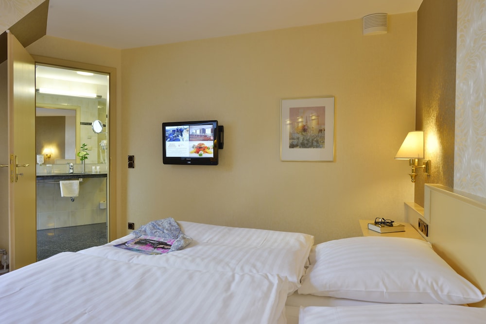 Ringhotel Weisser Hirsch 11/50