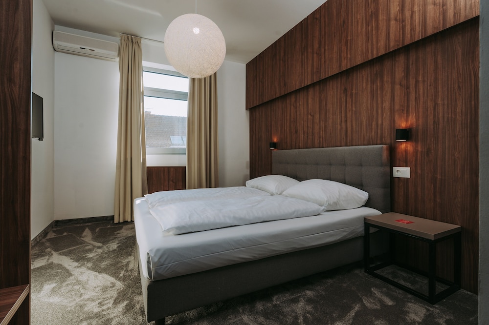 Slisko Hotel 21/66