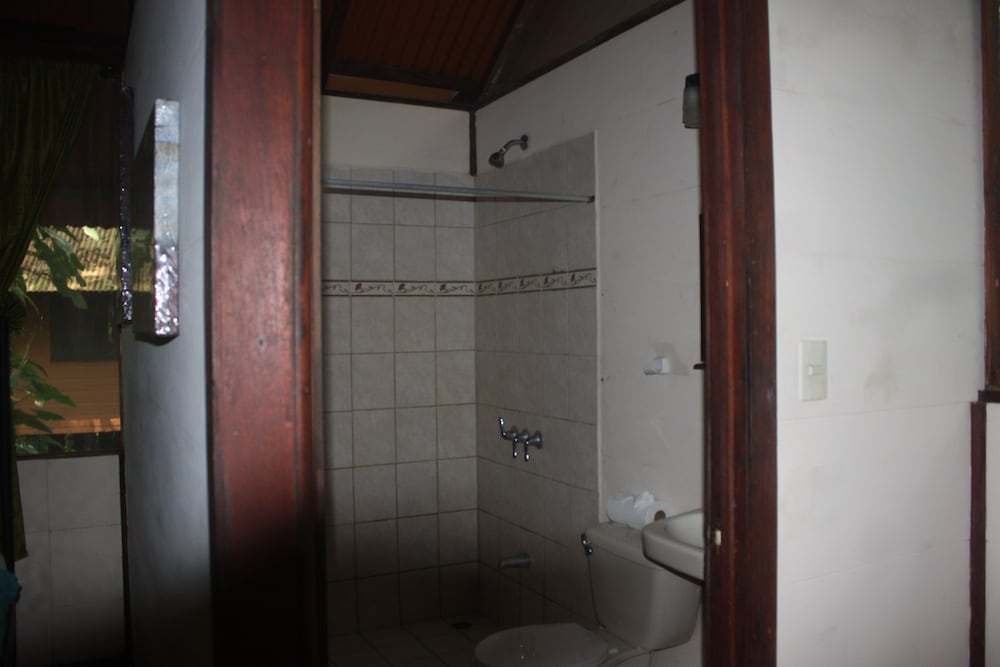 Hotel Rana Roja Lodge 24/50
