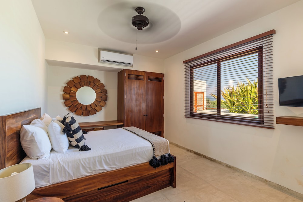 Marea Beachfront Villas 16/50