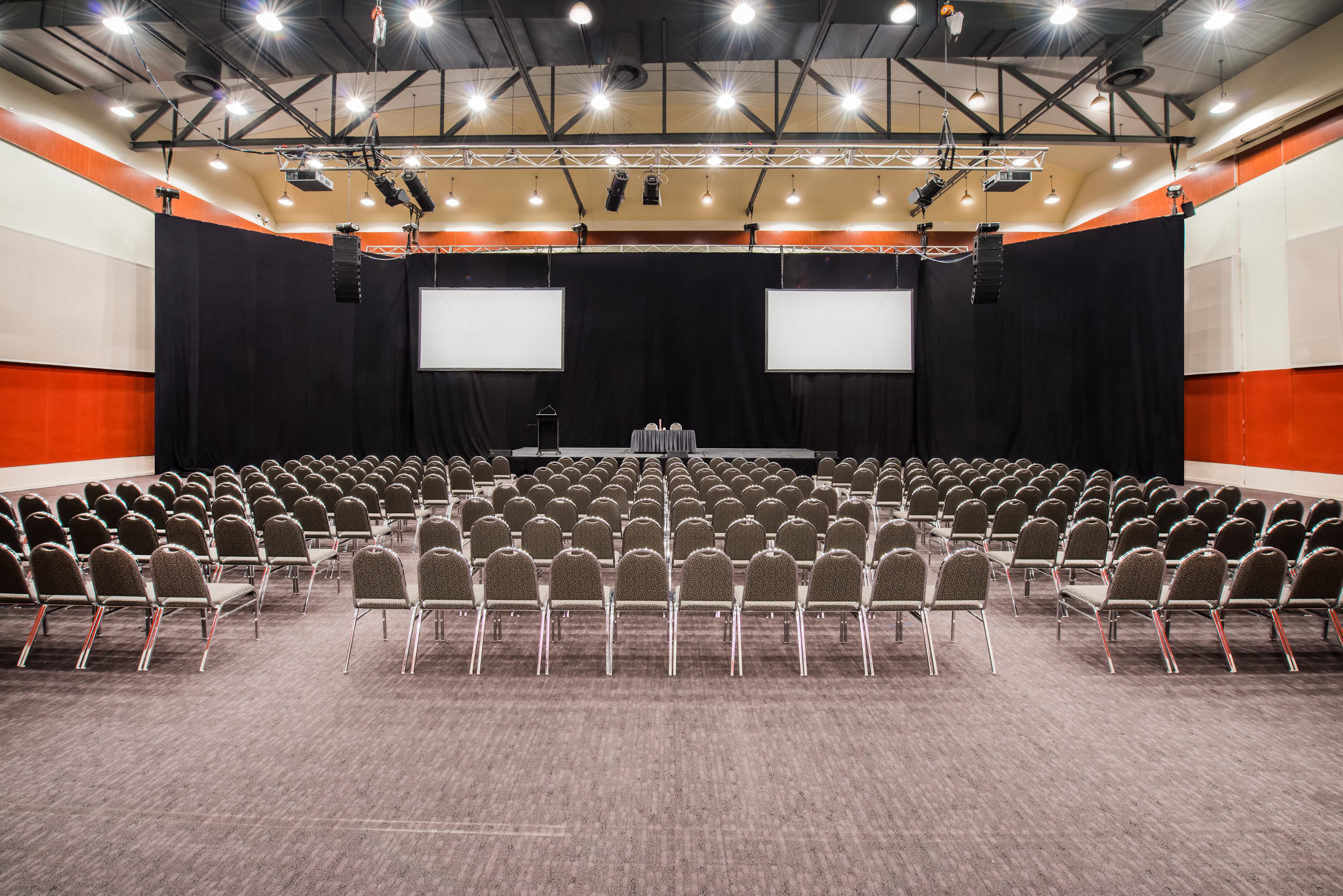 Crowne Plaza Alice Springs Lasseters 47/57