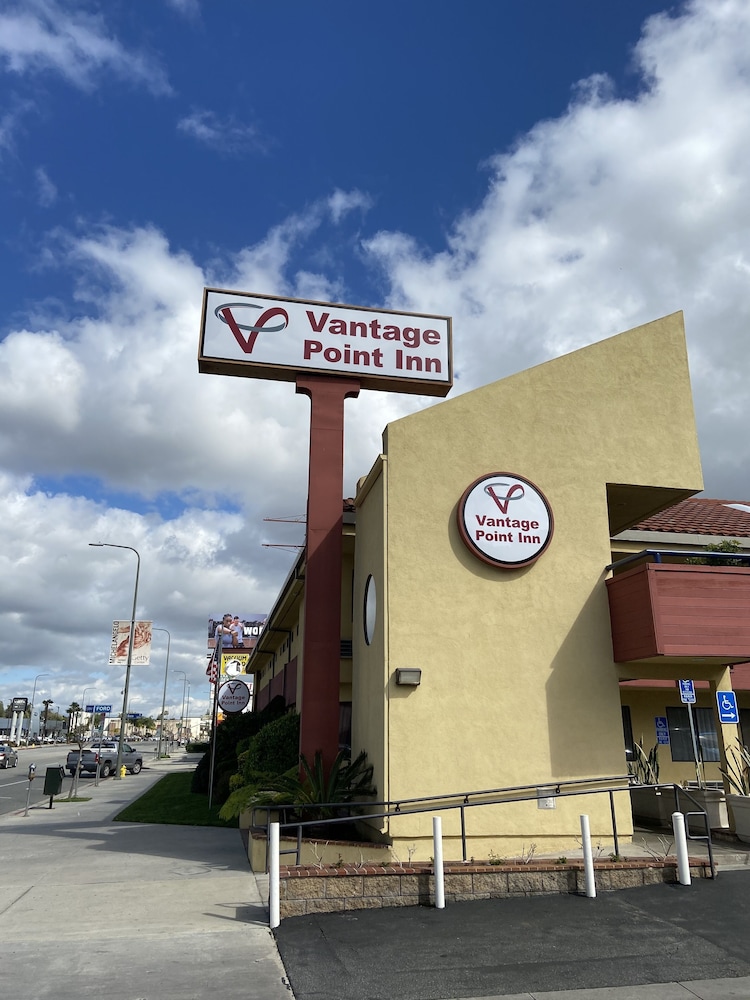 Vantage Point Inn - Woodland Hills 1/26